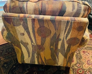 $150 	
#19 Broyhill club chair burned orange/brown/cream with 3 pillows 41x38x36	