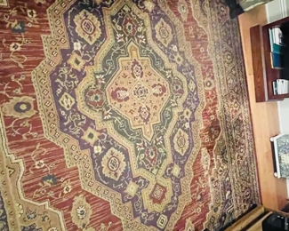 $100 	
#25 carpet 134x96 burgundy									