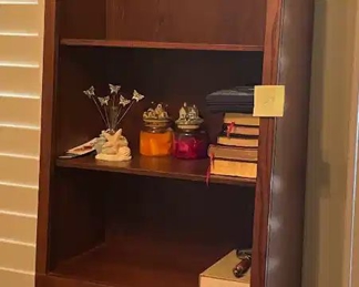 $200 	
#23 bookcase wood quality 6 shelves 27x12x90	