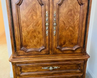 $240 	
#33 Wardrobe cabinet with 2 drawers 40x18x58	