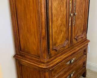 $240 	
#33 Wardrobe cabinet with 2 drawers 40x18x58	