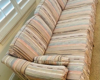 $100 	
#43 Long vintage sofa 93x36x32		