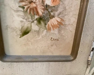 $90 	#44 Round marble top cabinet 24Wx22T painted	