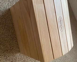 $46 
#52 Thomas Museum serie 2 Boxes Christmas Ornaments 