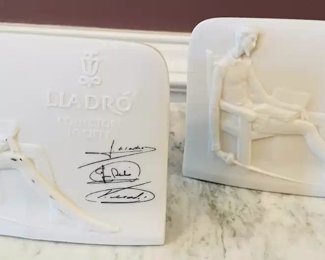$30 	
#54 Set of 2 lladro bookends  	