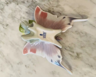 $60 	
#56 Lladro A moment Rest Butterfly with box	