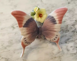 $60 	
#56 Lladro A moment Rest Butterfly with box	