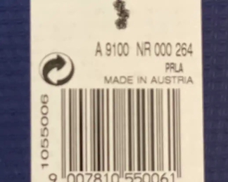 $34 	
#59 Swarovski trio blue flowers suncatcher 264 with box 	