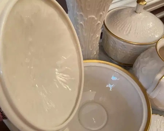 $70 	
#63 Lenox made in USA set of 7 pieces 