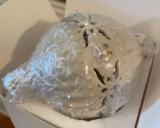 $70 	
#63 Lenox made in USA set of 7 pieces 