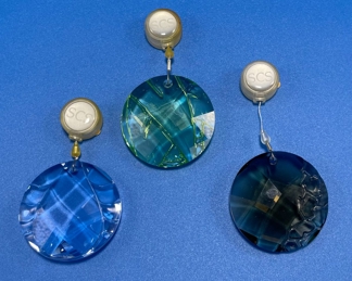 $36 	
#76 Swarovski 3 suncatcher blue/green/topaz	