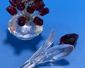 $48 	
#79 Swaroski red roses Anniversary Ed. 2002	