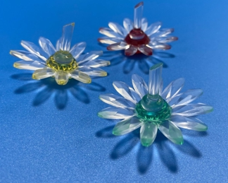 $36 	
#80 Swaroski 3 daisy daisies flowers green/red/yellow		