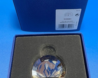 $14 	
#81 Swaroski amber tiger paperweight lion head 	