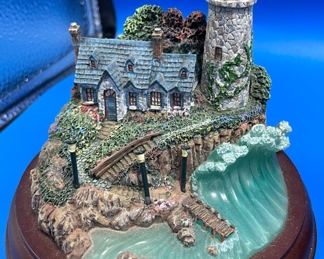 $50 	
#84 Lot of 5 ligh thouses 