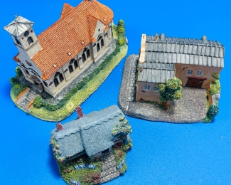 $45 	#85 
2 Little Bavaria & one T.Kinkade cottage (3pces)		