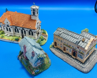 $45 	#85 
2 Little Bavaria & one T.Kinkade cottage (3pces)		
