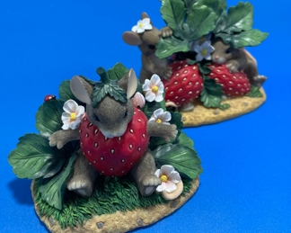 #110 - $26 - Charming Tails mouse set of 2 
