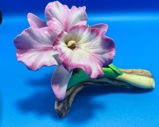 #114 - $40 - Set of 5 Andrea flowers 