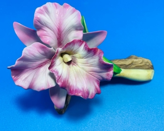 #114 - $40 - Set of 5 Andrea flowers 