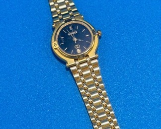 #96 B - $180 Gucci ladies watch in box 