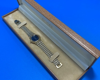 #96 B - $180 Gucci ladies watch in box 