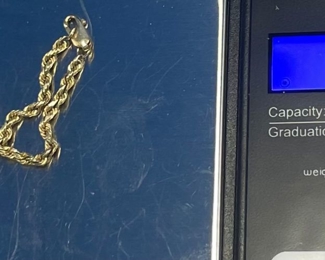 #102 - $78 - 14kt gold rope bracelet 3.14 gr.