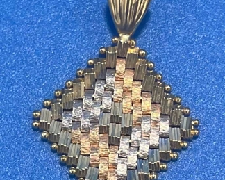 #124 - $98 - 14kt gold pendant multi color square marked, 4gr, 1 1/2"T 