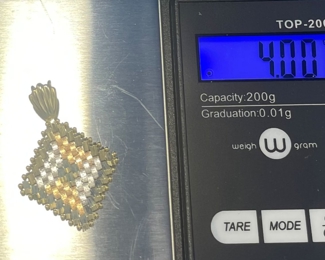 #124 - $98 - 14kt gold pendant multi color square marked, 4gr, 1 1/2"T 