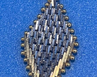 #125 - $94 - 14kt gold pendant triangle marked 3.8gr 11/2"