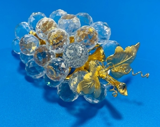 #138 - $70 - Swaroskvi large grape 