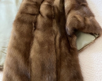 #153 - $200 Vintage brown mink cape 