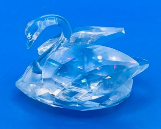 #159 - $20 Swarovski swan heart 