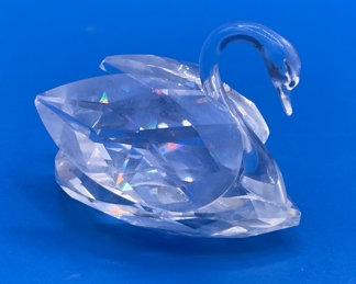 #159 - $20 Swarovski swan heart 