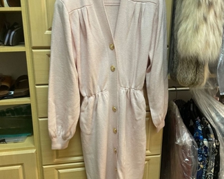 #175 - $50 Vintage St John Marie Gray knit dress sz 12 