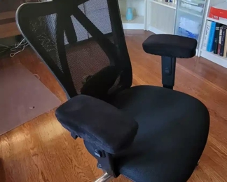 X Chair X2 Office chair...like new. With Aloudy arm cushions.