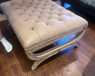 Nice tufted ottoman 