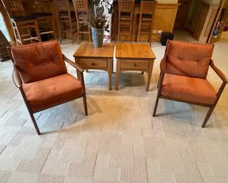 Undra Lounge Chair pair