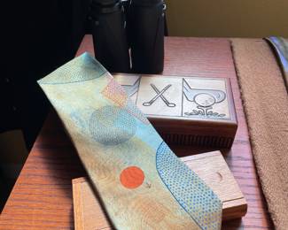 Art Institute of Chicago tie