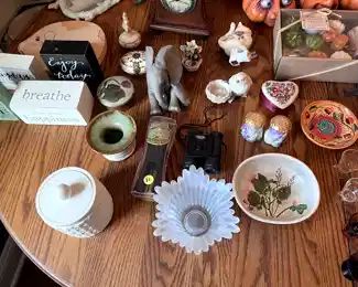 salt and pepper shakers, elephant collectables, inspirational wood signs,