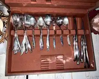 silverware set,