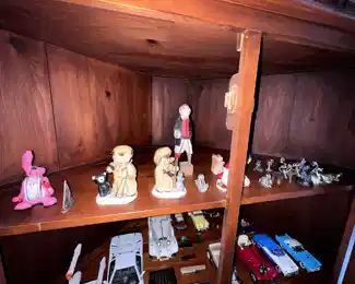 Hummels, small collectables,