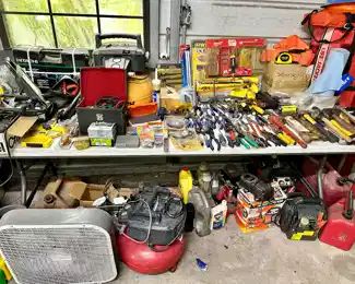 Hand tools
Pancake compressor 