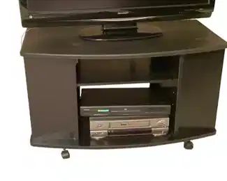 $50 USD Black Curved Front TV Stand w Open Center & Side Shelving CD131-44 Description: Add a great accent to accommodate your TV with this curved front TV stand. The unique style includes a black frame with two open shelves providing space for media components.
Condition: Good
Dimensions: 36 x 20 x 20"H
Local pick up Leesburg, VA. Contact us for shipper suggestions. https://goodbyhello.com/products/black-tv-stand-w-side-shelves-cd131-44?_pos=33&_sid=f12698c32&_ss=r