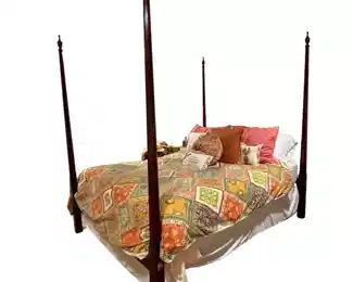 $800 USD Tradition Pencil Four Poster Queen Wood Bed TM193-20 Walking into the bedroom that is occupied by this bed immediately displays your love of the traditional aesthetic. Stately from every angle, sophisticated design elements blend to create this beautiful collection.
Dimensions: 84 x 62 x 85"H
Condition: Very good condition
Local pick up Sterling, VA. Contact us for shipper suggestions. https://goodbyhello.com/products/four-poster-bed-tm193-20?_pos=9&_sid=6bfff0fb0&_ss=r