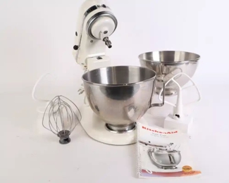 Lot 6216 Kitchen Aid Stand Mixer w Instruction Manual