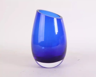 Lot 6202 MCM Magnor Norway Blue Crystal Vase