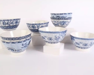 Lot 6110 Set of 8 Blue  White Rice Bowls