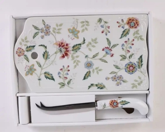 Lot 6019 Vintage Porcelain Cheese Board  Knife  Andrea by Sadek