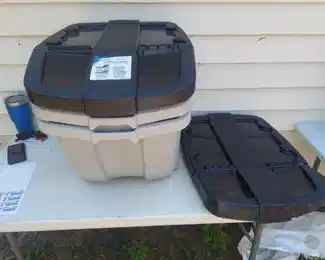 (3) storage bins with lids - they stack with or without lids